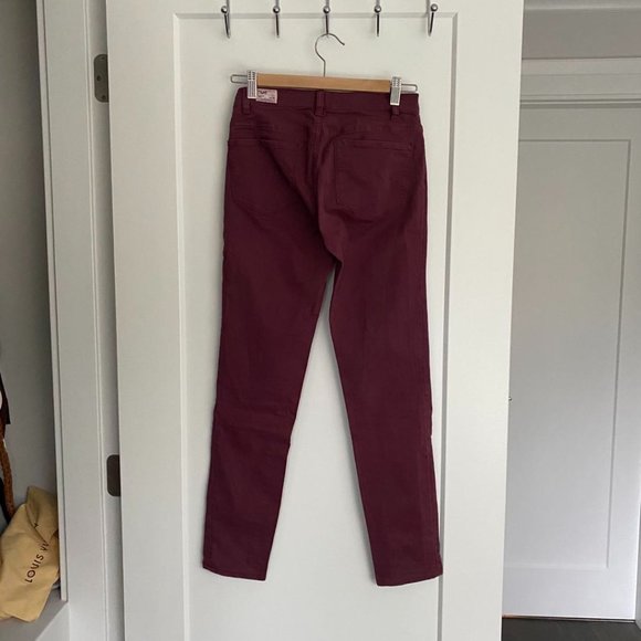 Aritzia TNA Jeans - Picture 4 of 4